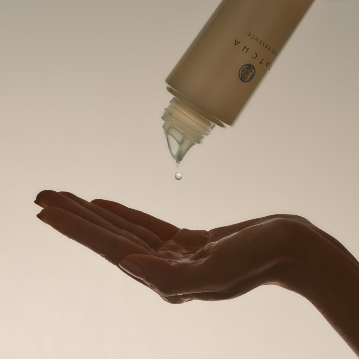 Essence-Aug26-Ppage-HandPour_0d3db96f-d96b-4d75-8597-552a6baa75af.jpg