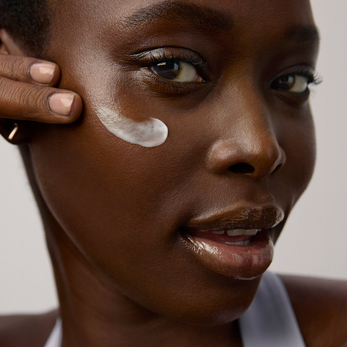 WaterCream-Aug26-Ppage-ModelApplication_64975a78-cd09-4682-9198-79e0383b643e.jpg